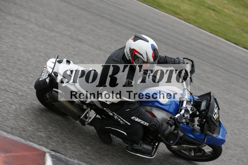 Archiv-2025/10 23.04.2025 Cornu Master School ADR/rot-rouge/55